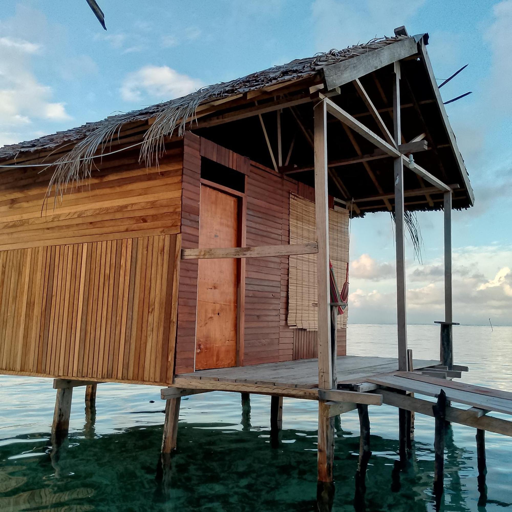Arborek Diving Homestay R4 Besir Quarto foto